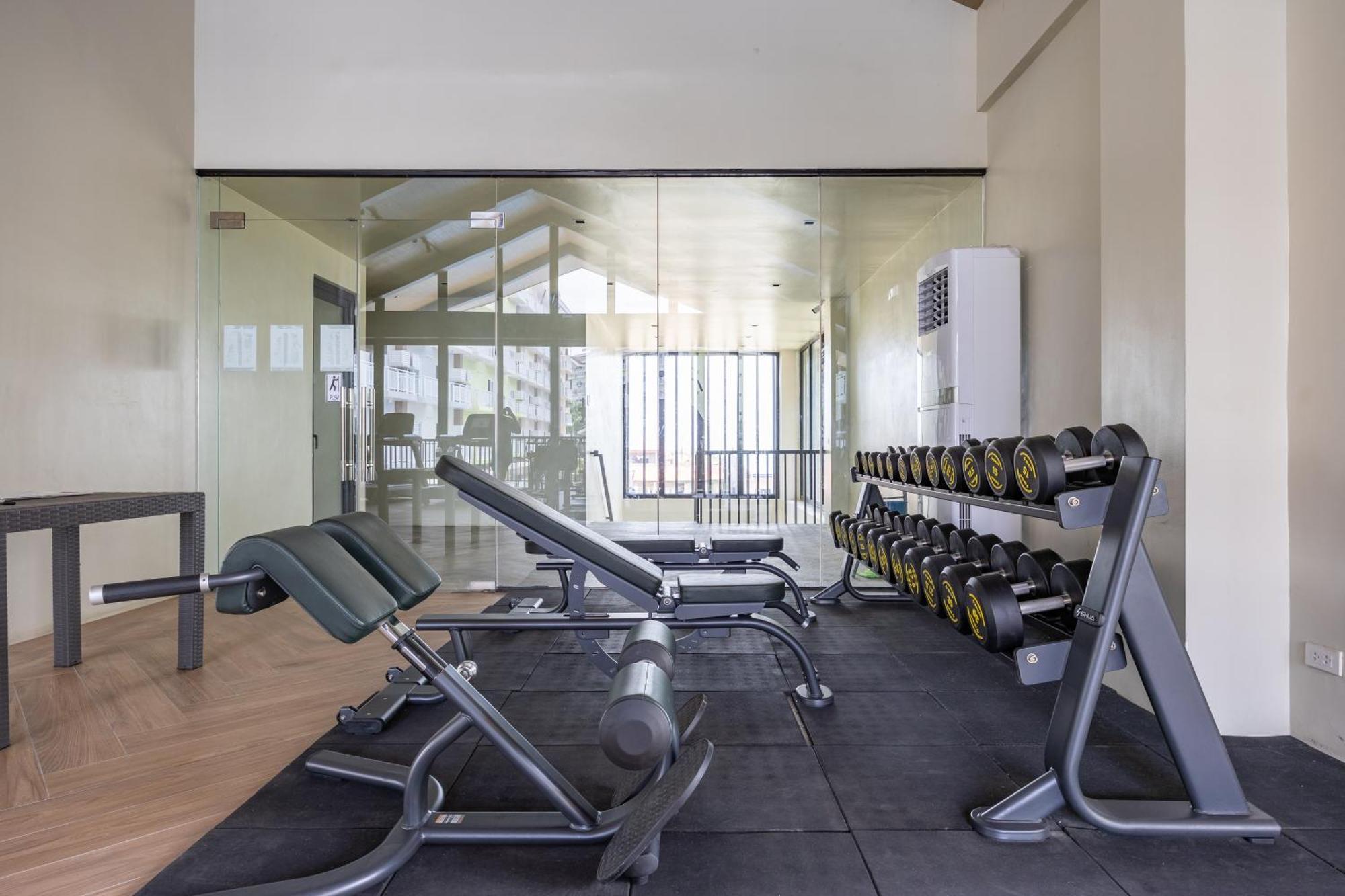 Appartement Amani 237, 3 Minutes To Airport, With Gym & Pool, Free Netflix, Fast Wi-Fi à Île de Mactan Extérieur photo